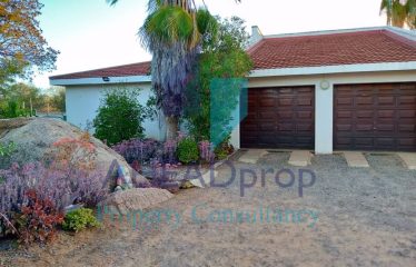 Fully fitted 3 bedroom House For Rent
