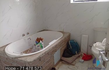 5 Bedroom House for Sale