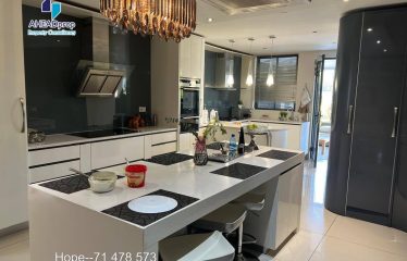 6 Bedroom Property For Sale