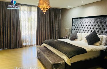 6 Bedroom Property For Sale