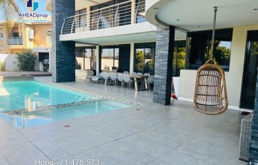 6 Bedroom Property For Sale