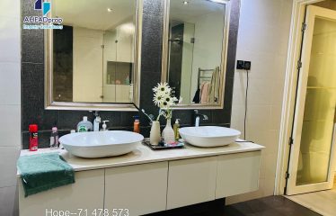 6 Bedroom Property For Sale